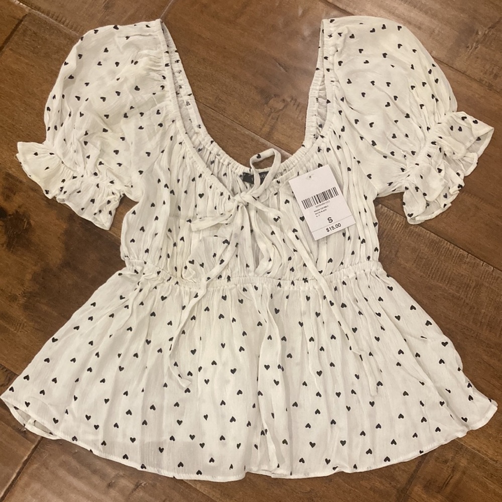 NWT Forever 21 White Short Puff Sleeve Heart Print Top Size Small